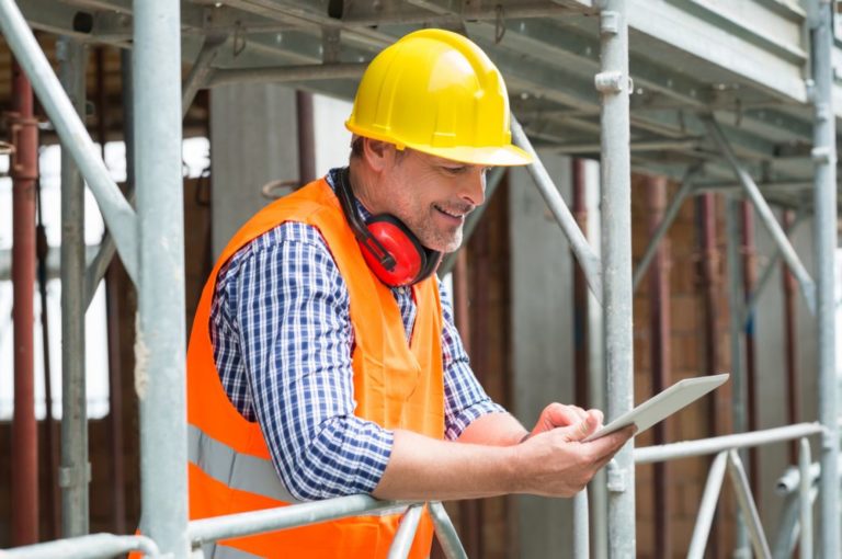 Ouvrier sur un chantier